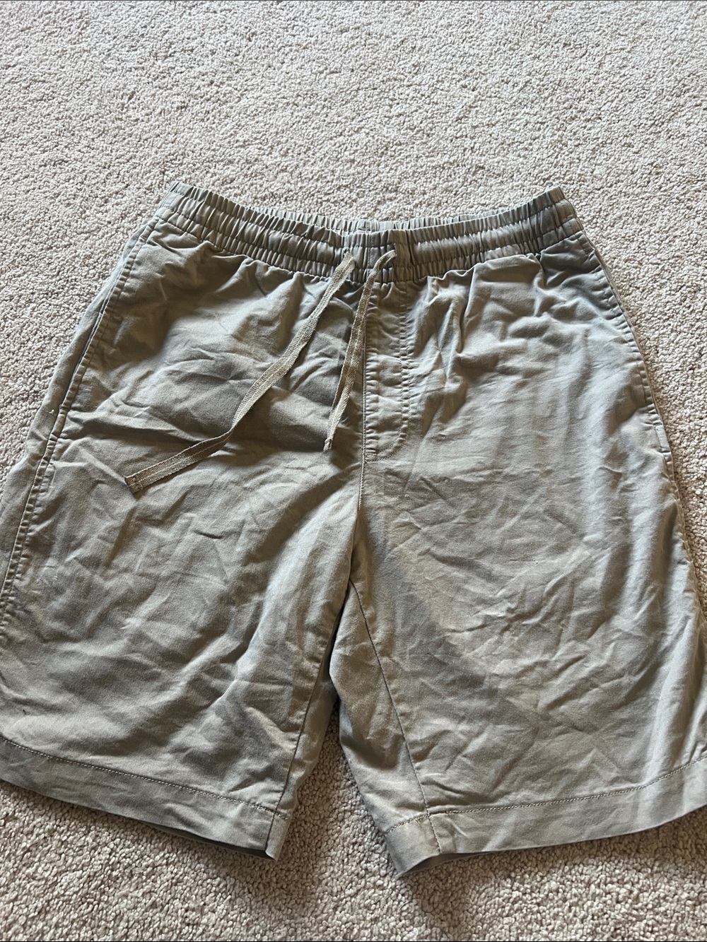 Uniqlo Light Khakis Elastic Waist Casual Shorts